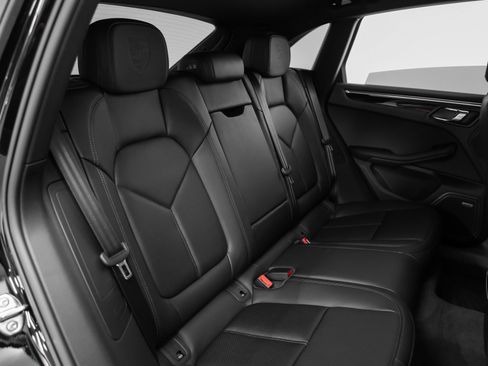 Certified 2025 Porsche Macan image 23