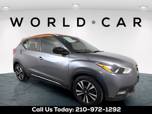 Used 2020 Nissan Kicks SR image 1