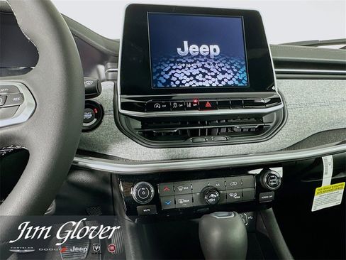 New 2026 Jeep Compass Latitude image 29