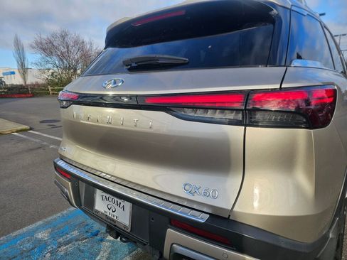 Used 2023 INFINITI QX60 Sensory w/ Vision Package image 18