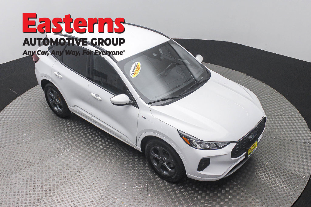 Used 2023 Ford Escape ST-Line Select AWD/4WD image 4