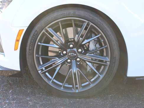 Used 2021 Chevrolet Camaro ZL1 image 35