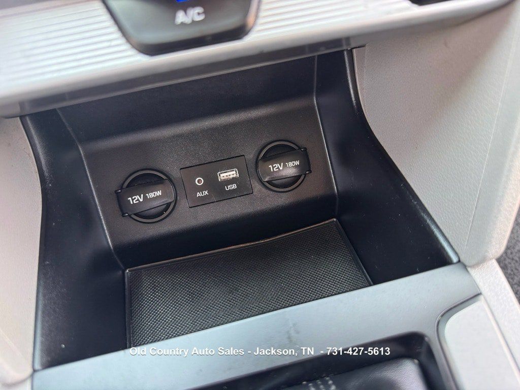 Used 2019 Hyundai Elantra SEL FWD image 33