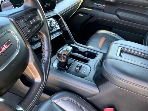 Used 2022 GMC Sierra 1500 AT4 w/ AT4 Premium Package AWD/4WD image 15