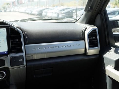 Used 2022 Ford F250 Lariat w/ Black Appearance Package AWD/4WD image 20