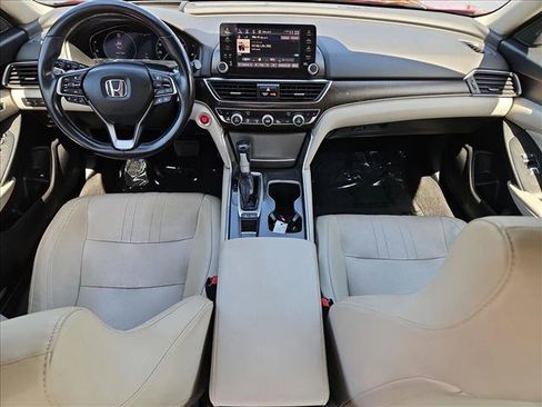 Used 2018 Honda Accord Touring image 19