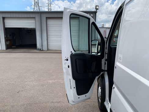 Used 2023 RAM ProMaster 2500 FWD image 13
