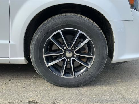 Used 2019 Dodge Grand Caravan GT FWD image 26