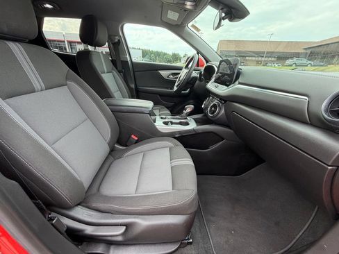 Used 2025 Chevrolet Blazer LT AWD/4WD image 36