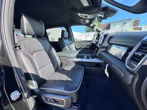 New 2026 RAM 1500 Laramie AWD/4WD image 18