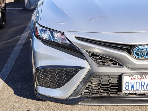 Used 2021 Toyota Camry SE image 7