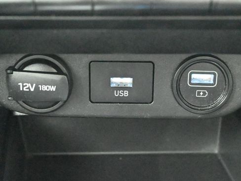 Used 2023 Hyundai Elantra SEL image 19