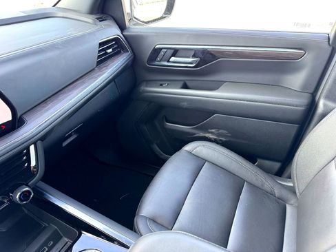 Used 2025 Chevrolet Tahoe LT image 30