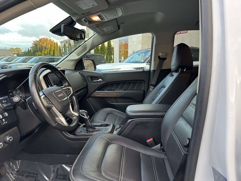 Used 2022 GMC Canyon Denali image 16