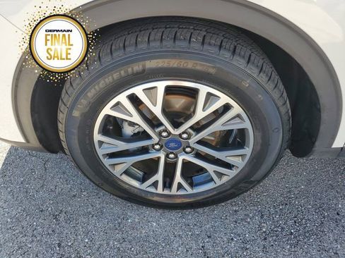 Used 2020 Ford Escape SEL image 10