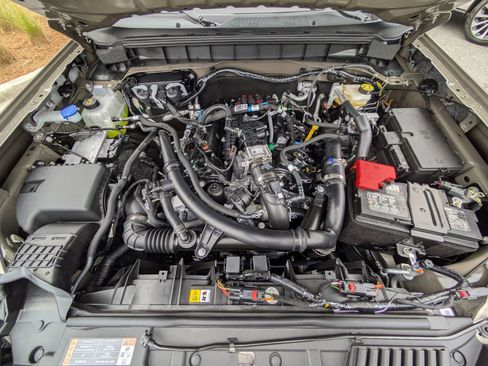 New 2025 Ford Bronco Badlands w/ Sasquatch Package image 13