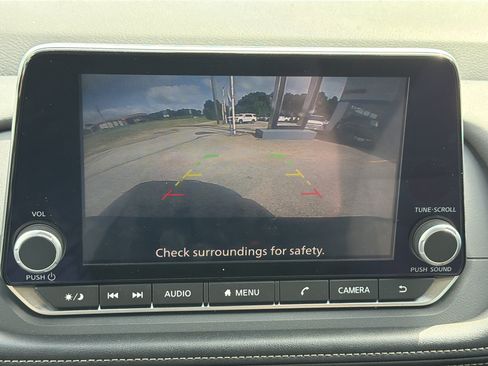 Used 2025 Nissan Rogue SV AWD/4WD image 11