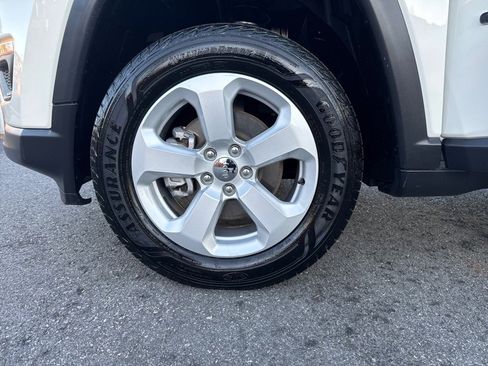 Certified 2021 Jeep Compass Latitude w/ Convenience Group image 23