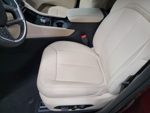 New 2025 Jeep Grand Cherokee Limited w/ Luxury Tech Group II RWD image 8