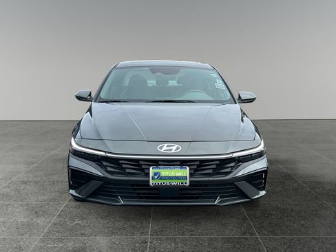 Used 2025 Hyundai Elantra SEL FWD image 3