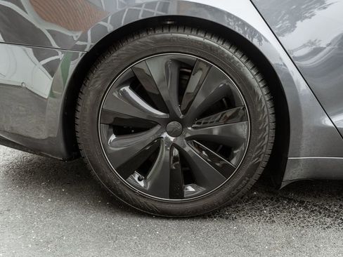 Used 2021 Tesla Model S Plaid AWD/4WD image 32