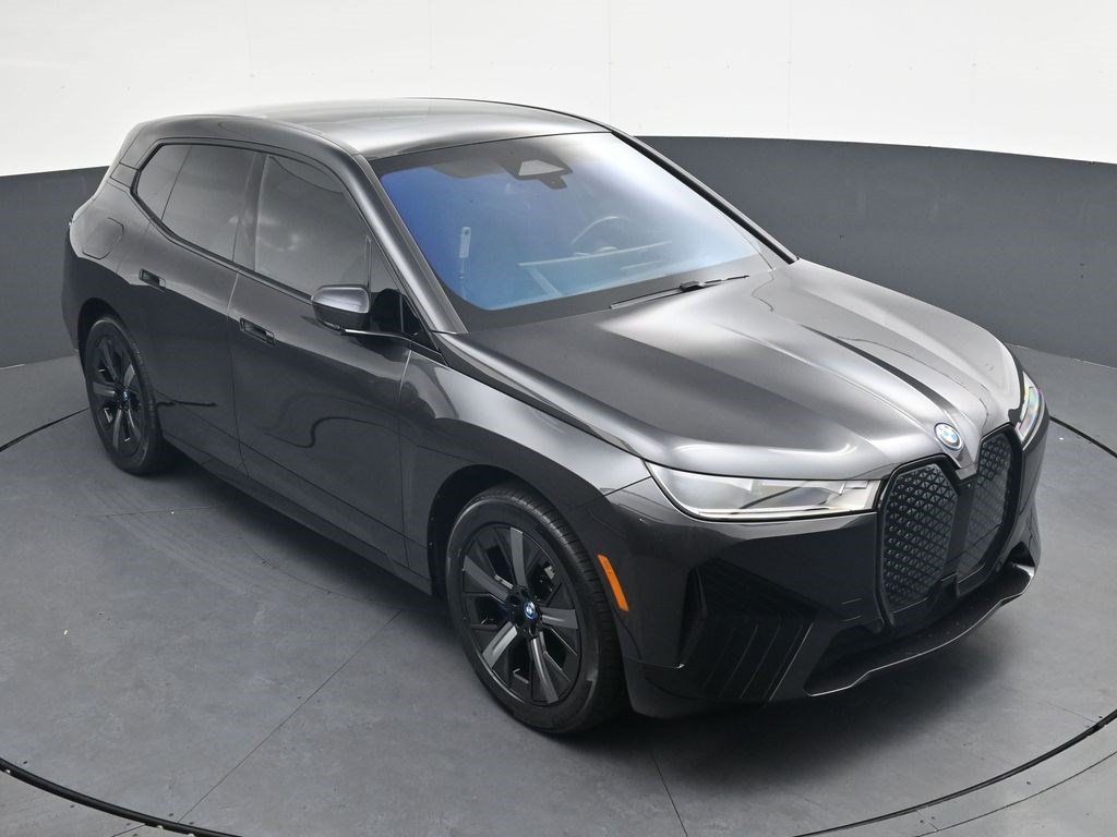 Used 2024 BMW iX xDrive50 w/ Premium Package AWD/4WD image 18