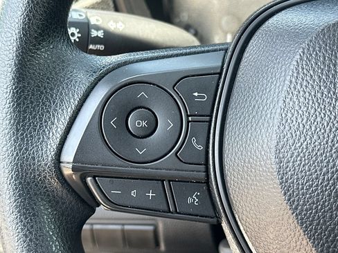 Used 2025 Toyota Corolla LE FWD image 25