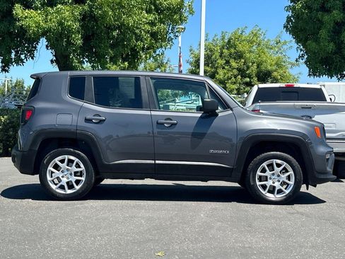 Certified 2023 Jeep Renegade Latitude AWD/4WD image 3