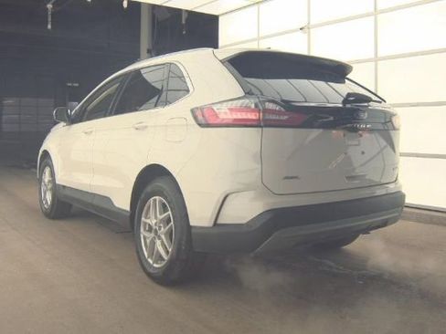 Used 2024 Ford Edge SEL w/ Convenience Package image 5