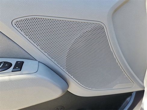 Used 2019 Hyundai Elantra SEL image 16