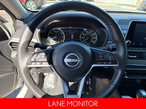 Certified 2025 Nissan Altima 2.5 SR image 10