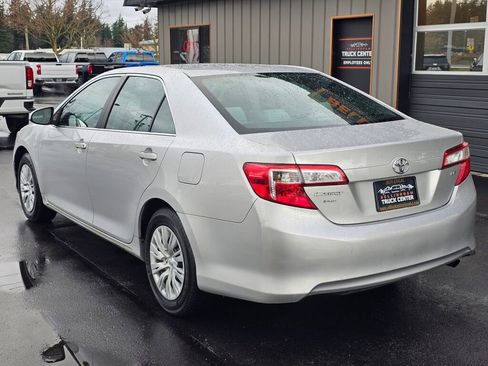 Used 2013 Toyota Camry LE image 3