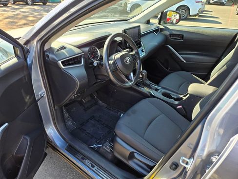 Used 2022 Toyota Corolla Cross LE AWD/4WD image 19