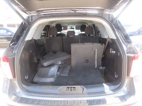 Certified 2023 Ford Explorer XLT RWD image 14