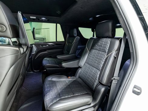 Used 2024 Cadillac Escalade V AWD/4WD image 40