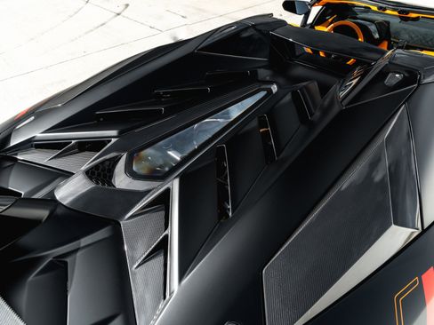 Used 2020 Lamborghini Aventador SVJ AWD/4WD image 26