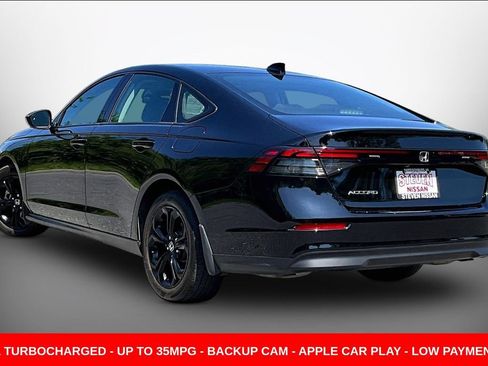 Certified 2025 Honda Accord SE image 4