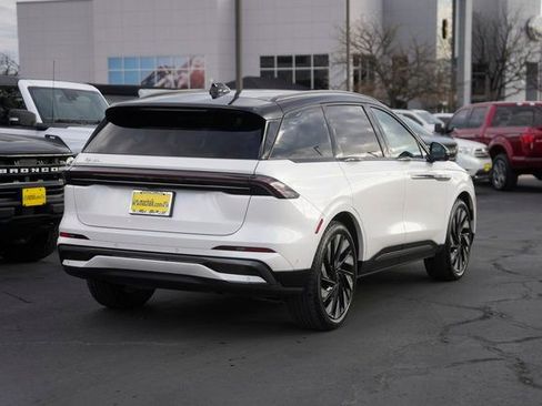 Used 2024 Lincoln Nautilus Reserve w/ Equipment Group 202A image 6