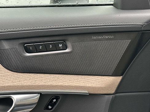 New 2026 Volvo XC90 B6 Plus w/ Protection Package Premier image 12