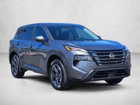 Used 2025 Nissan Rogue SV AWD/4WD image 3