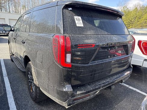 Used 2025 Ford Expedition Tremor image 18
