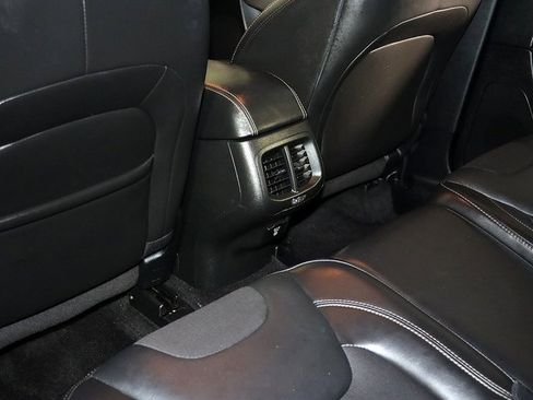 Used 2018 Jeep Cherokee Latitude Plus w/ Cold Weather Group image 28