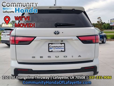 Used 2024 Toyota Sequoia Capstone AWD/4WD image 7