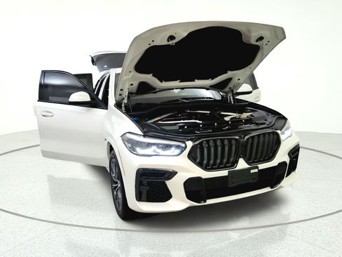 Used 2022 BMW X6 xDrive40i w/ M Sport Package AWD/4WD image 9