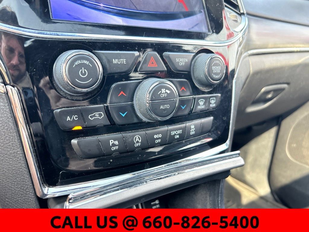 Used 2020 Jeep Grand Cherokee Limited w/ Luxury Group II AWD/4WD image 15