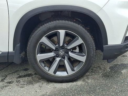 Used 2025 Honda Pilot Touring image 29