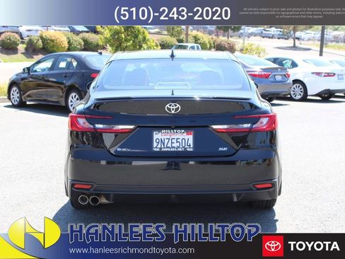 Used 2025 Toyota Camry SE FWD image 8