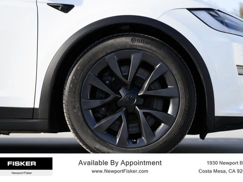 Used 2022 Tesla Model X image 6