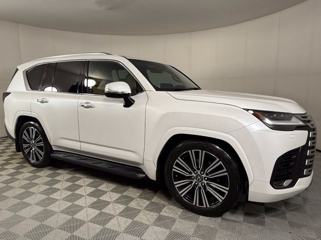Used 2023 Lexus LX 600 4WD w/ Accessory Package (Z1) image 10