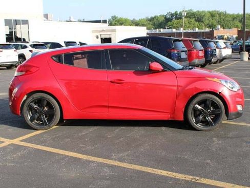 Used 2014 Hyundai Veloster w/ Style Package 02 FWD image 5